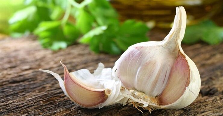 Garlic-based home remedies are widely used for prostatitis.